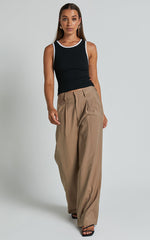 Lacey Top - Scoop Neck Contrast Bind Detail Top in Black/White