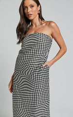 Runaway The Label - Rina Maxi Dress in Bonn Print